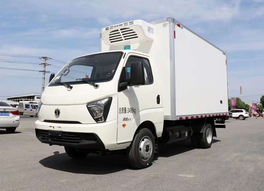 國(guó)六飛碟締途冷藏車 3.8米柴油