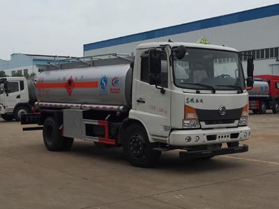國五東風(fēng)嘉運(yùn)運(yùn)油車